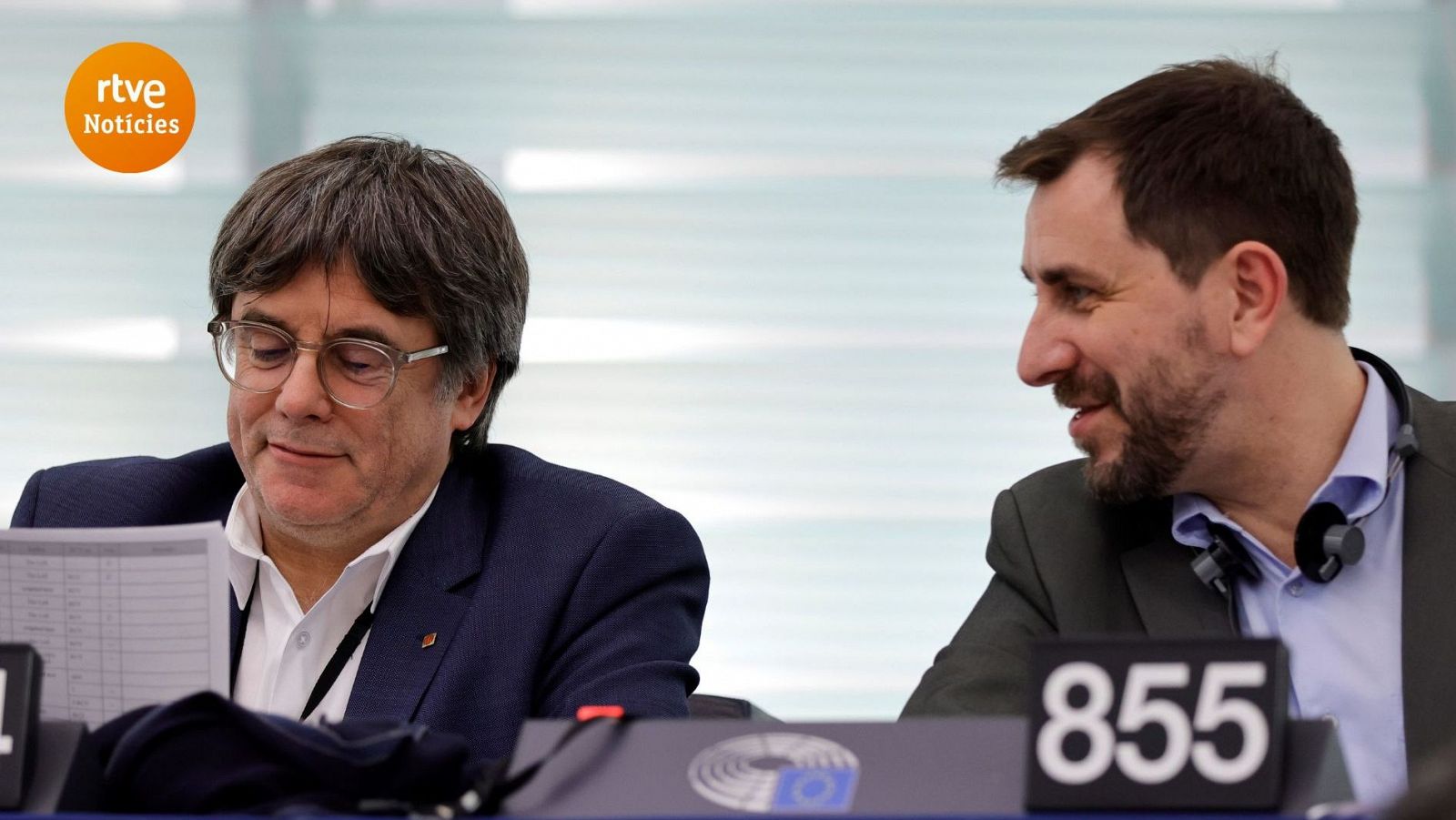 Carles Puigdemont i Toni Comín durant una intervenció al Parlament Europeu