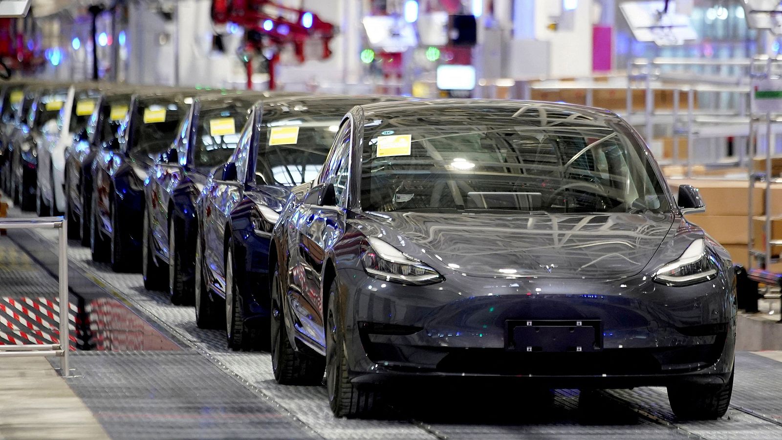 Bruselas anuncia un arancel del 9% a coches Tesla por su producción en China