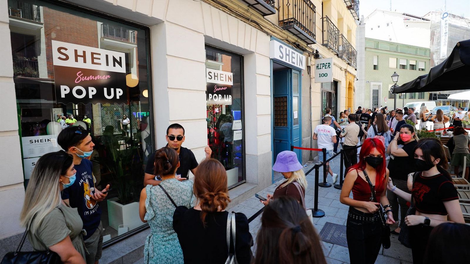 Gigante de la moda rápida Shein demanda a su rival Temu en EE.UU. por copiar sus diseños