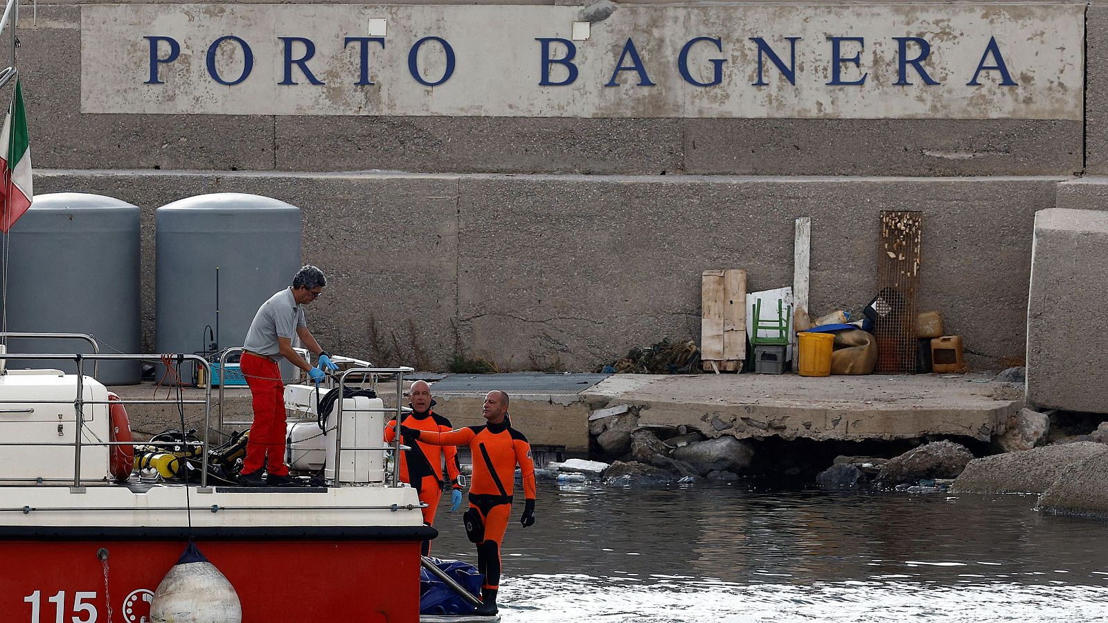 Los equipos de emergencia italianos encuentran un último cuerpo tras el naufragio en Sicilia