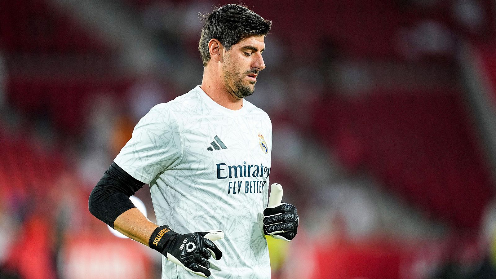 Thibaut Courtois en un entrenamiento con el Real Madrid