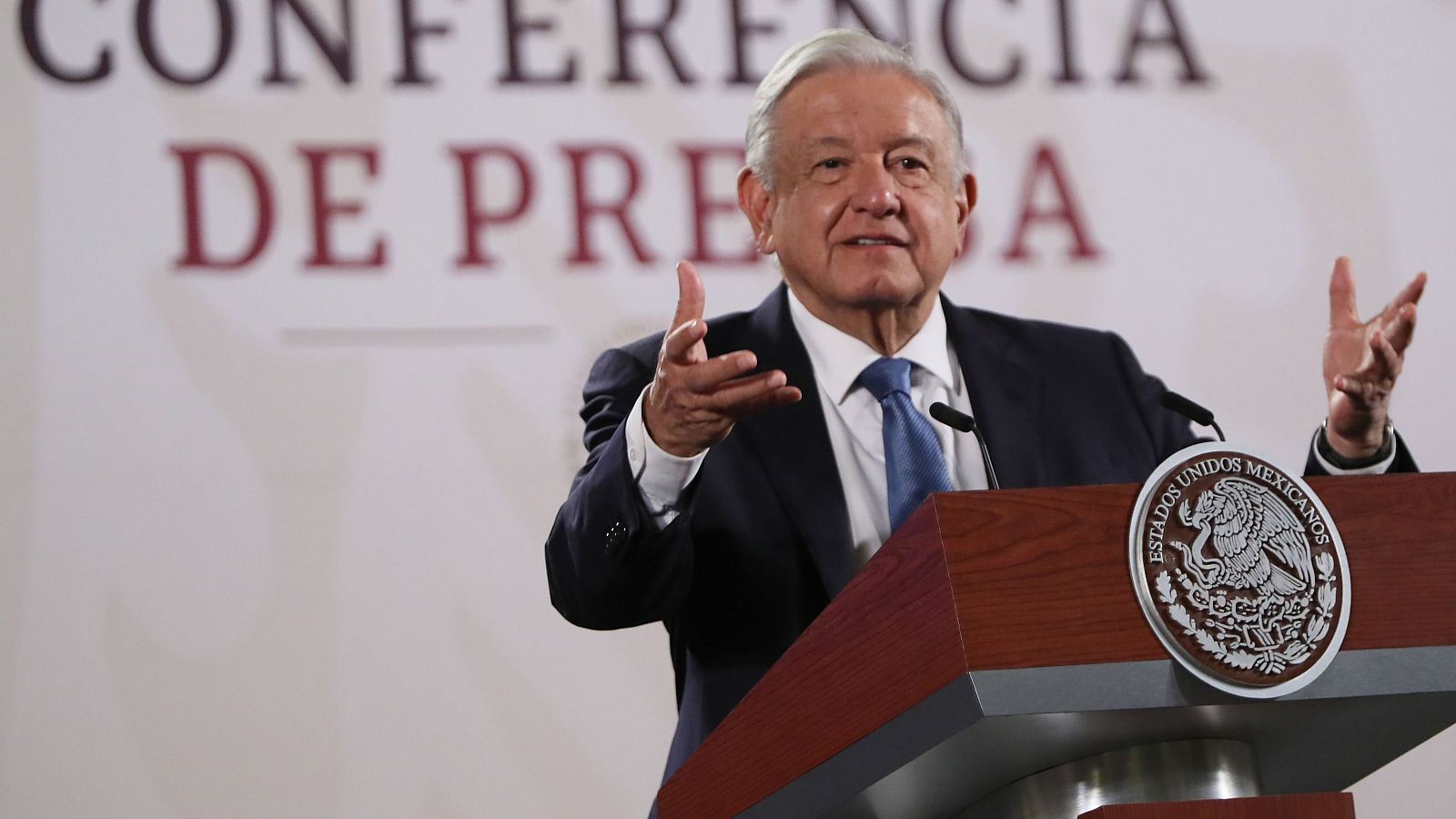 El presidente en funciones de México, Andrés Manuel López Obrador en su rueda de prensa diaria en Ciudad de México