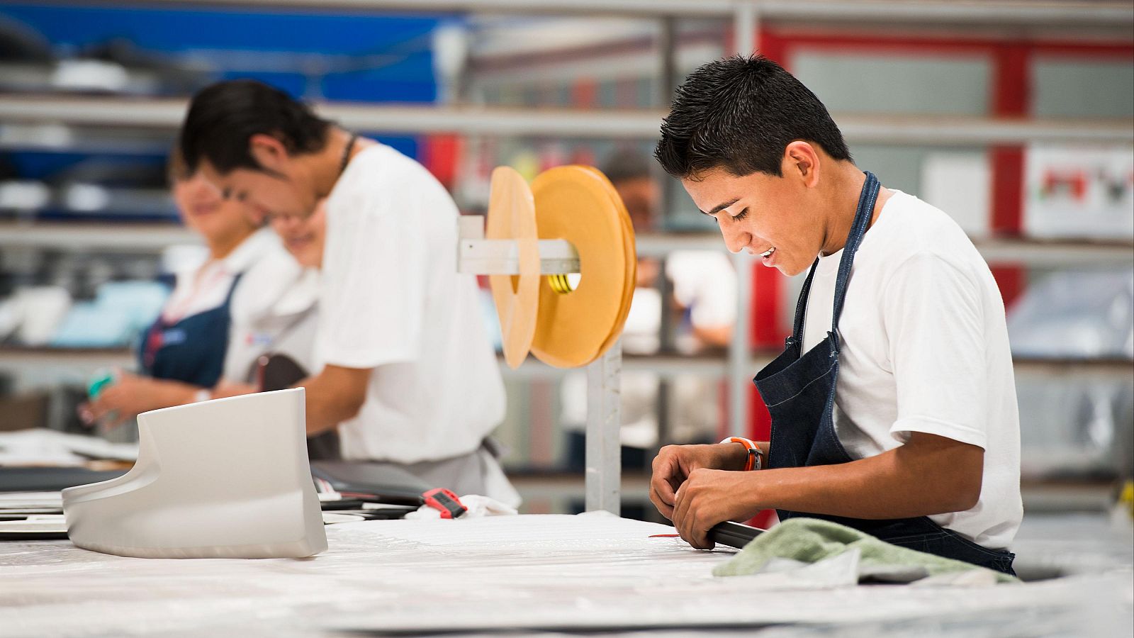 El Banco de España alerta del impacto del menor peso de los jóvenes en el mercado laboral