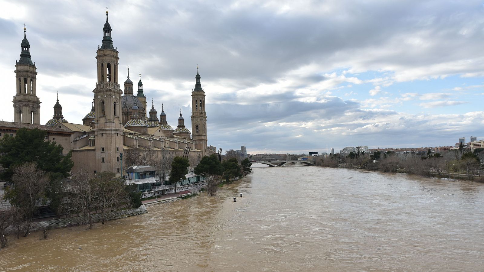 Aragón activa el plan de protección civil por tormentas, granizo, viento y lluvia intensa