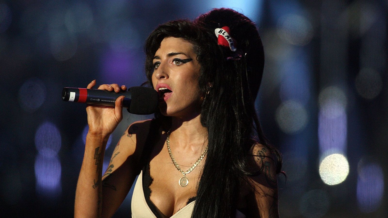 Objetos personales de Amy Winehouse salen a subasta