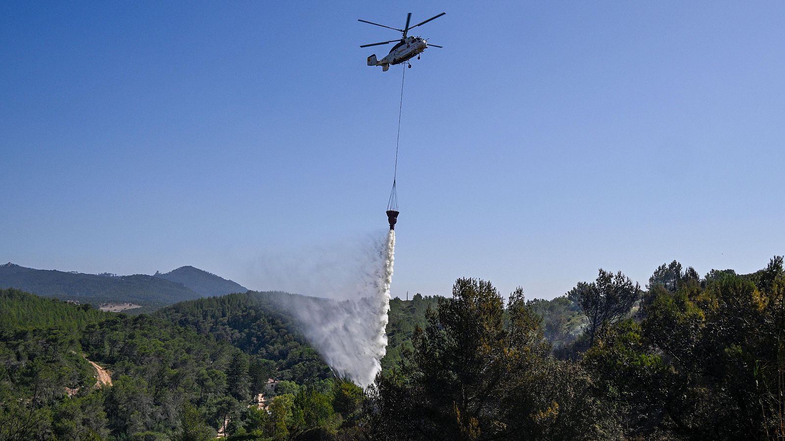 Localizan muertos a dos militares portugueses tras la caída de un helicóptero en el río Duero