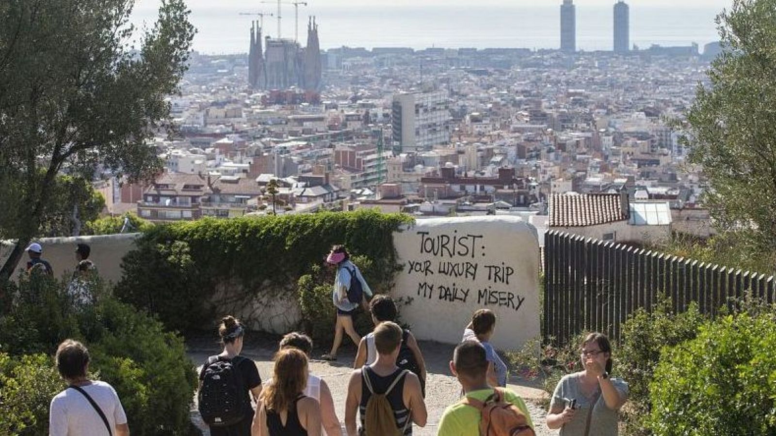 Els veins de Barcelona es queixen de l'impacte negatiu de la massificació turística a la ciutat