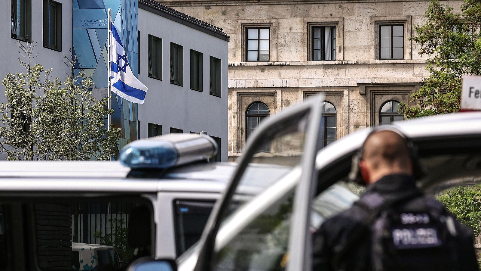 La policía alemana frente al conuslado de Israel en Munich