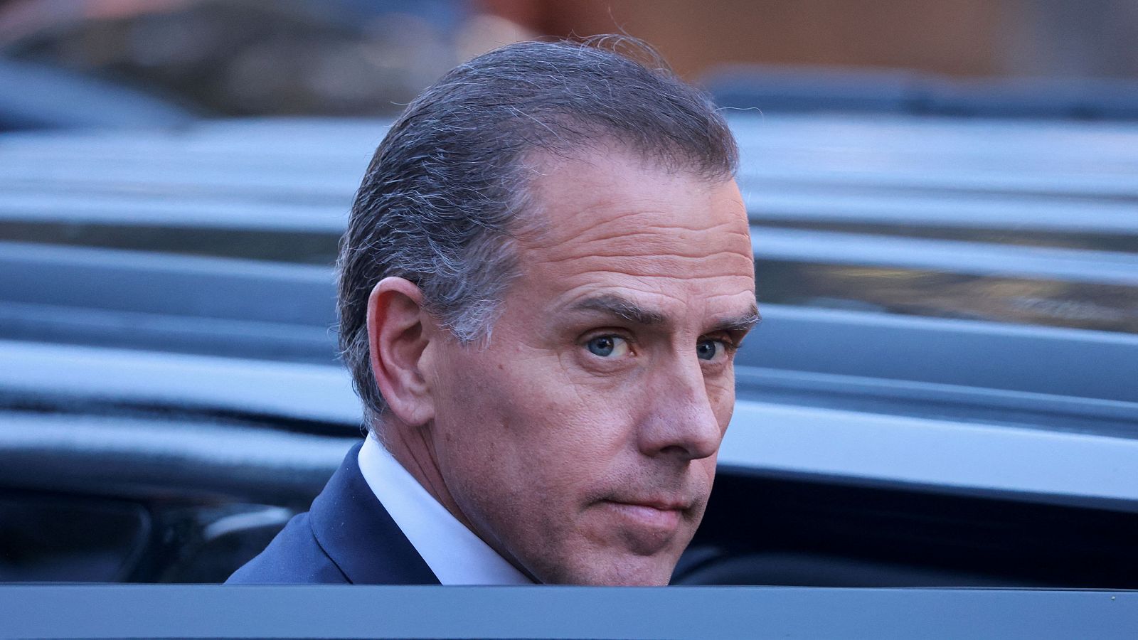 Hunter Biden, hijo del presidente de Estados Unidos, Joe Biden, abandona un tribunal federal en Los Ángeles (EE.UU.).