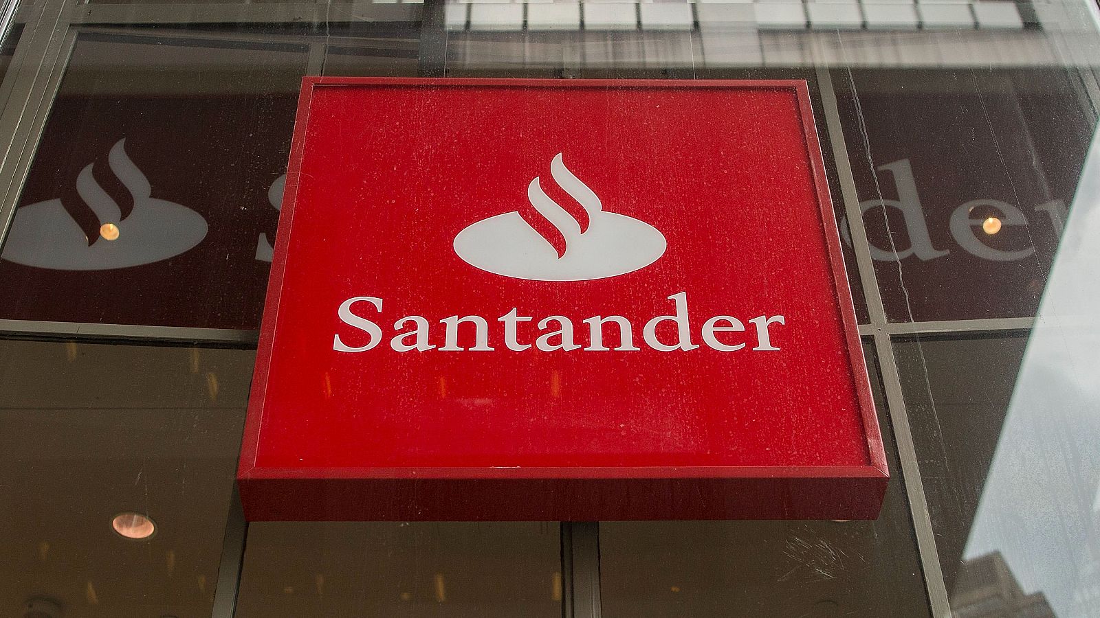 Banco Santander nombra consejero delegado en España al CEO de ING Iberia, Ignacio Juliá