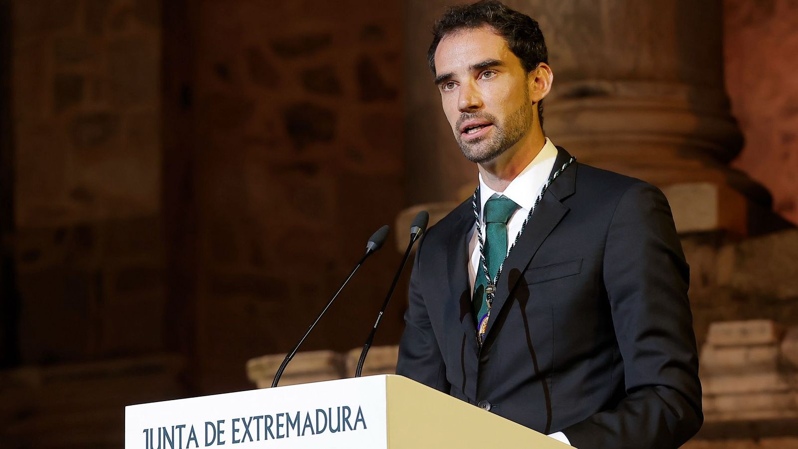 Álvaro Martín recibe la medalla de Extremadura