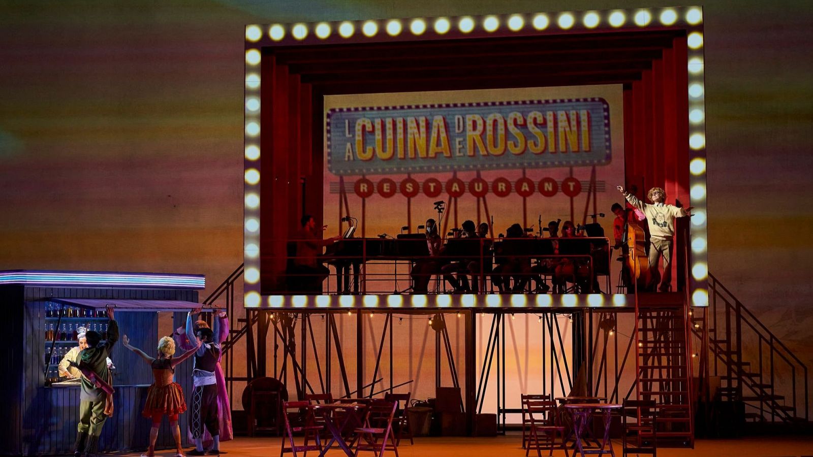 Escena de l’òpera 'La cuina de Rossini', representada al Gran Teatre del Liceu