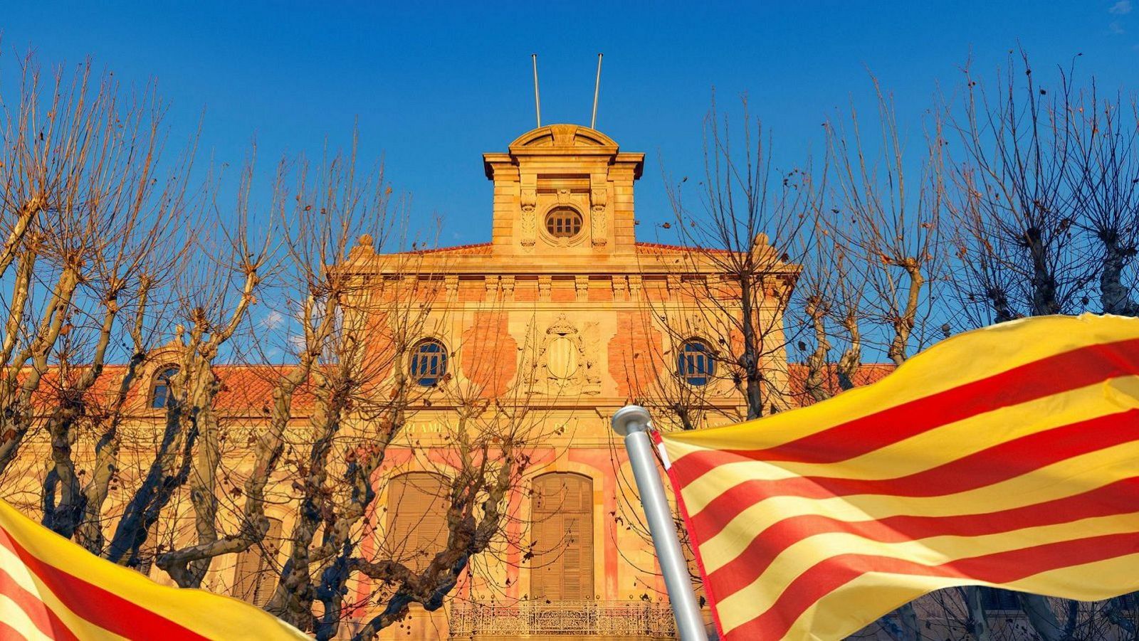 Senyeres i l'edifici del Parlament de Catalunya