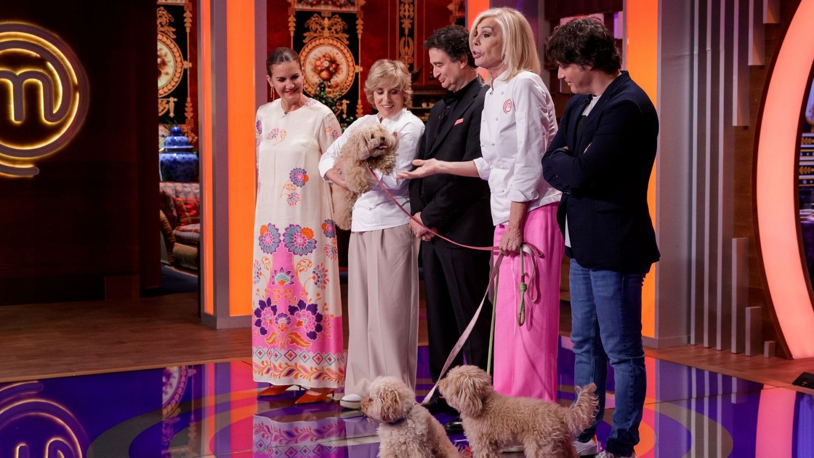 El jurado del programa junto a Bibiana Fernández y Anabel Alonso