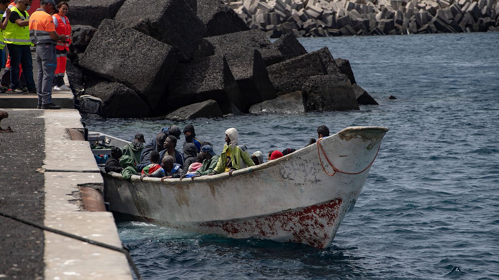 Llegan tres cayucos a las costas canarias con 155 personas