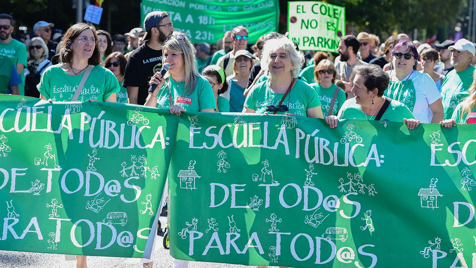 Manifestación en Madrid para pedir más inversión en educación pública en la Comunidad