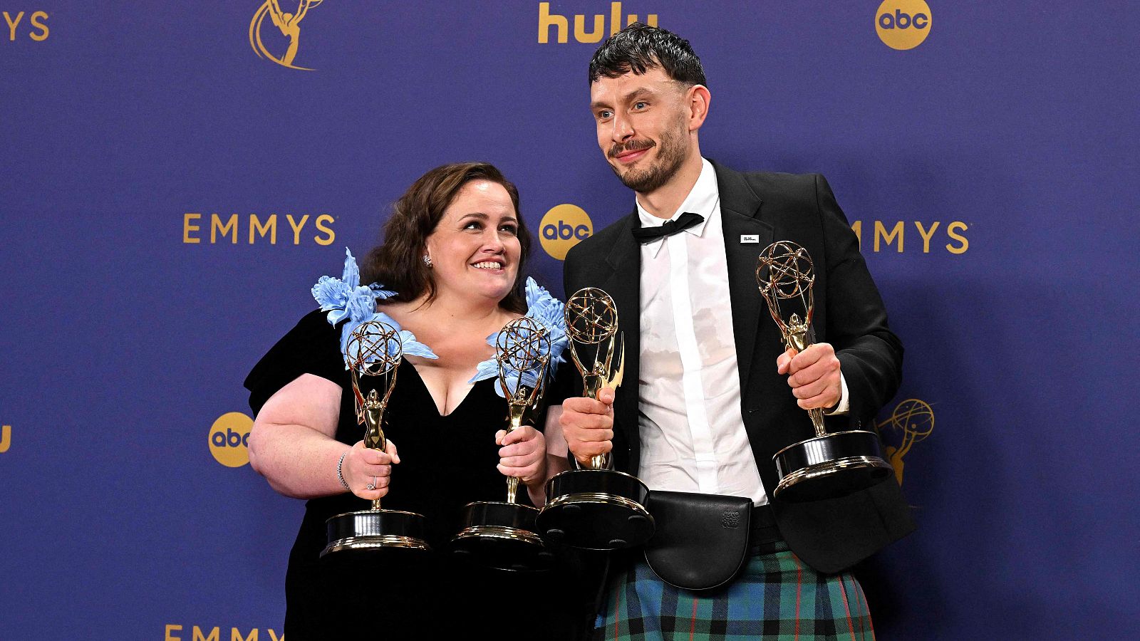 Premios Emmy 2024: Richard Gadd y Jessica Gunning con los cuatro Emmy de 'Baby Reindeer'