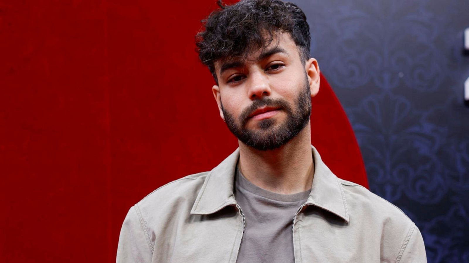 Agoney presentó en directo 'Dicotomía', su nuevo álbum