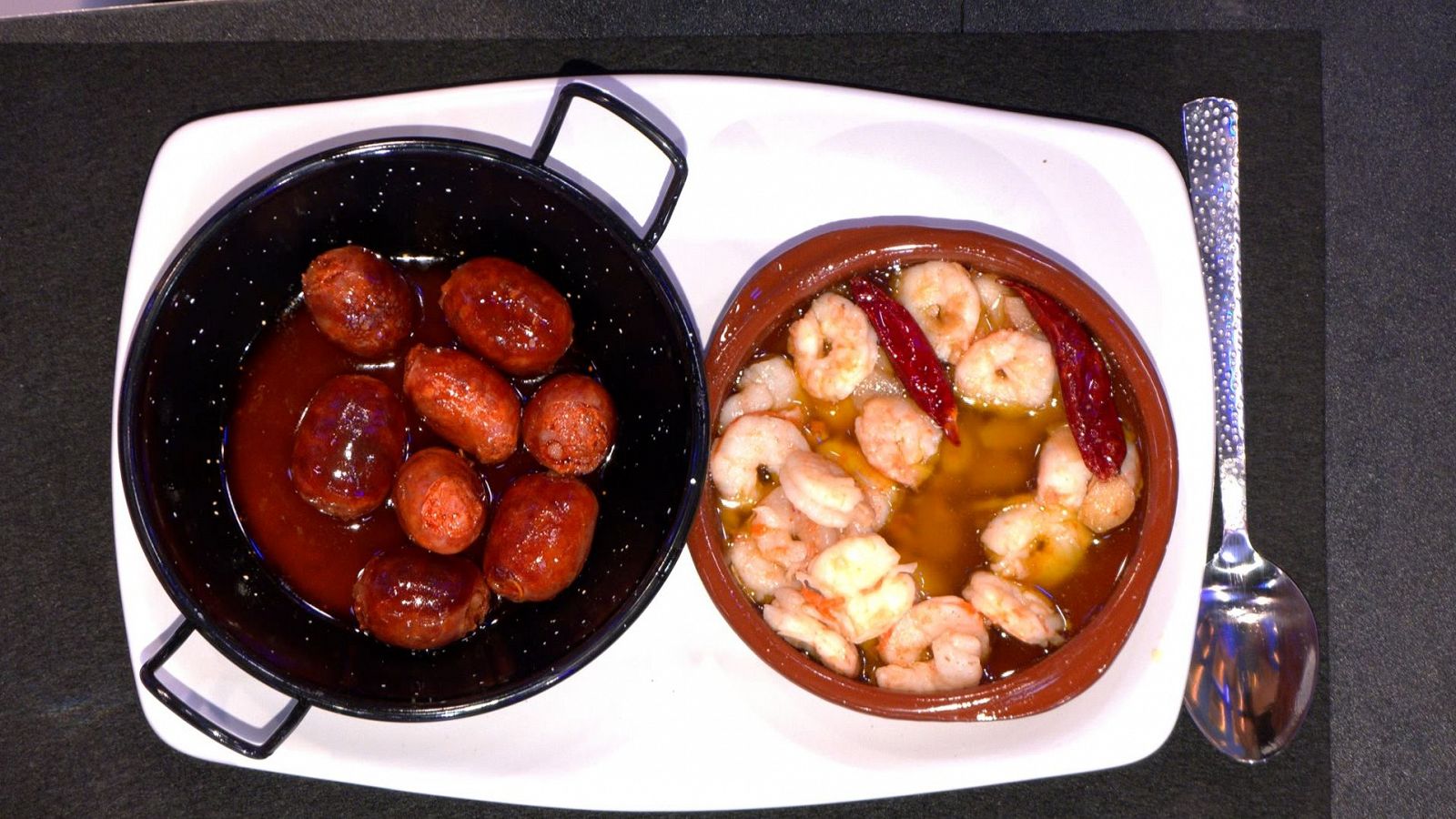 Receta de chorizo al vino y gambas al ajillo