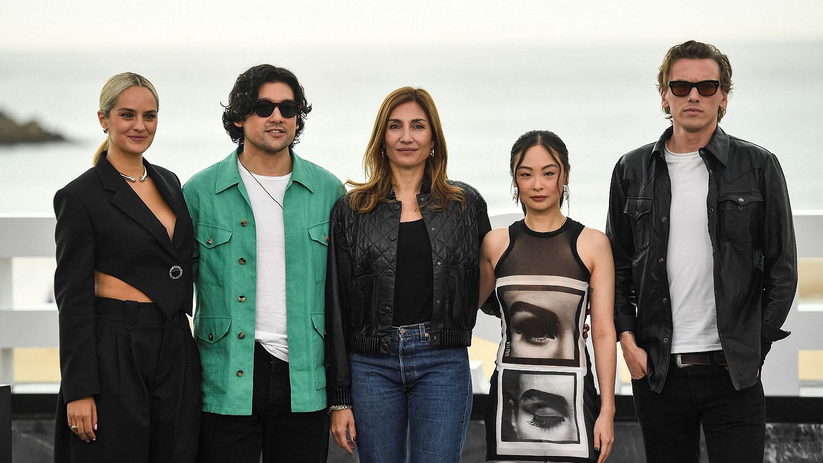 El equipo de la película 'Emmanuelle' en San Sebastián (ANDER GILLENEA / AFP)