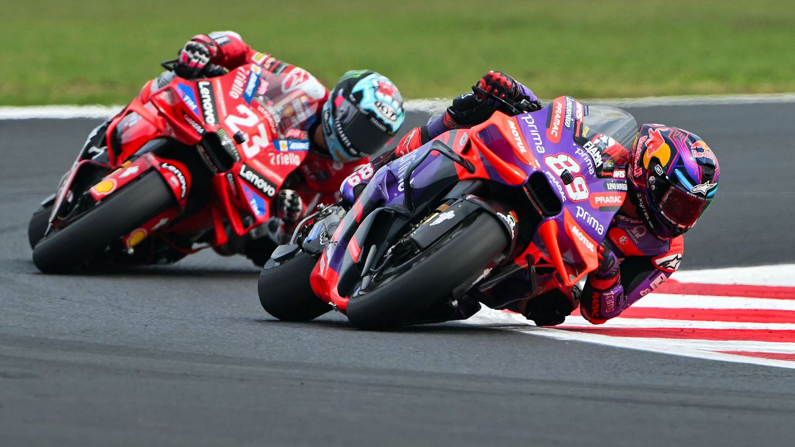 Jorge martín y Enea Bastianini durante el GP de la Emilia Romagna