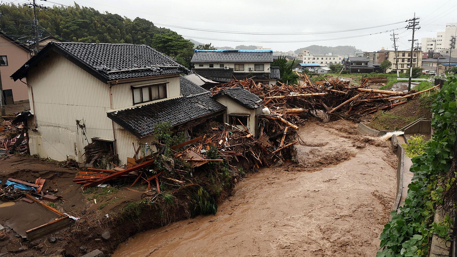 Casas inundadas en Wajima, Japón, por las intensas lluvias