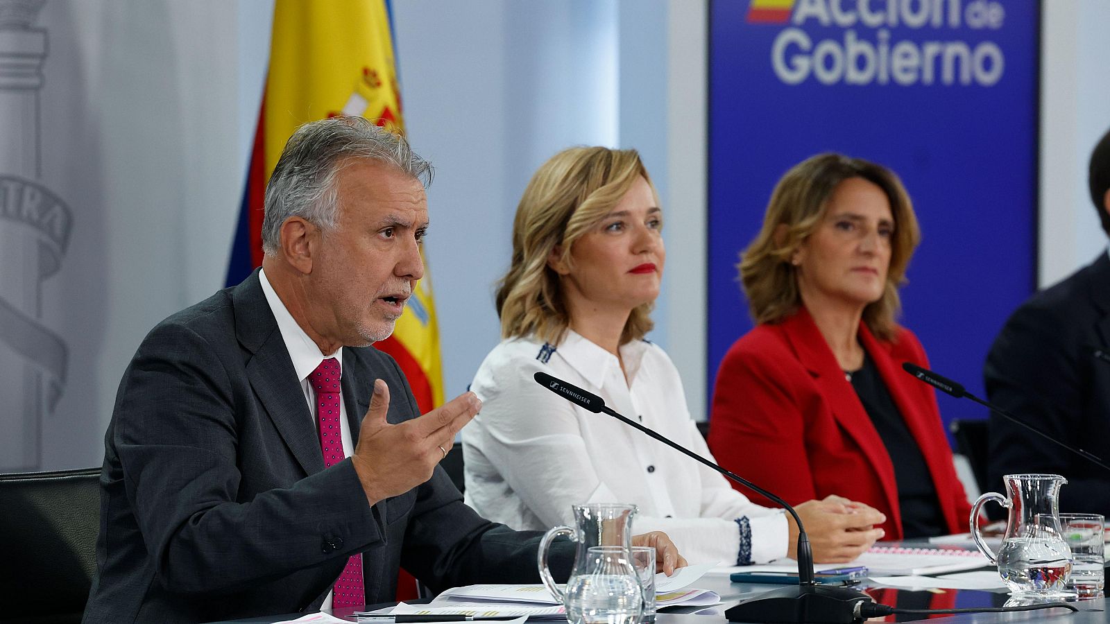 El ministro de Política Territorial y Memoria Democrática, Víctor Torres, en rueda de prensa tras el Consejo de Ministros