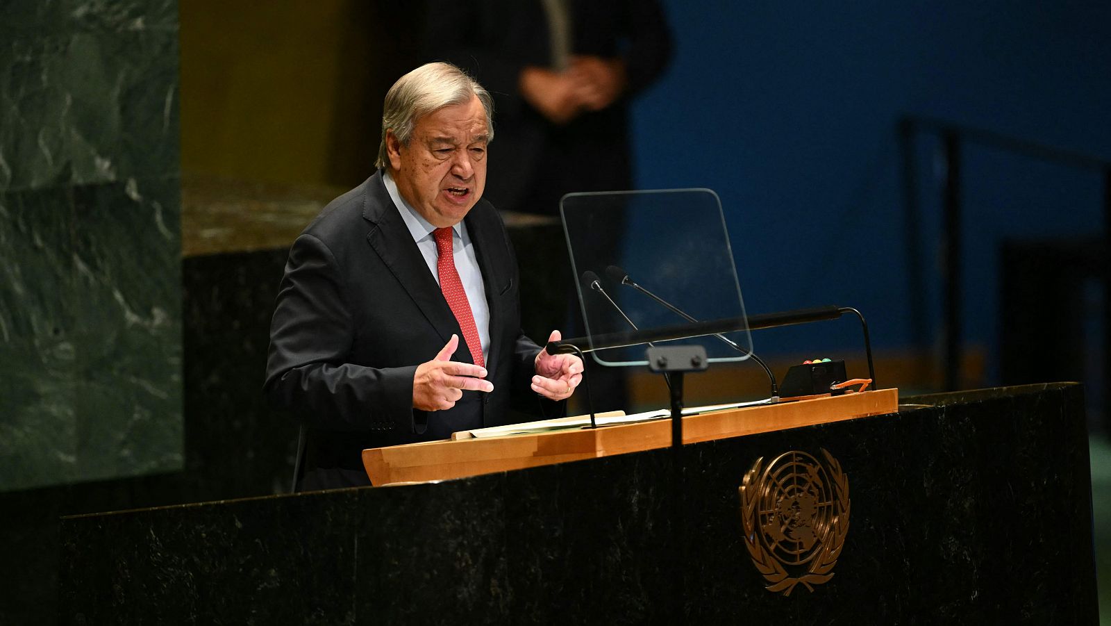 Guterres alerta en la ONU que el estado del mundo es "insostenible" y asegura que Líbano está "al borde del abismo"