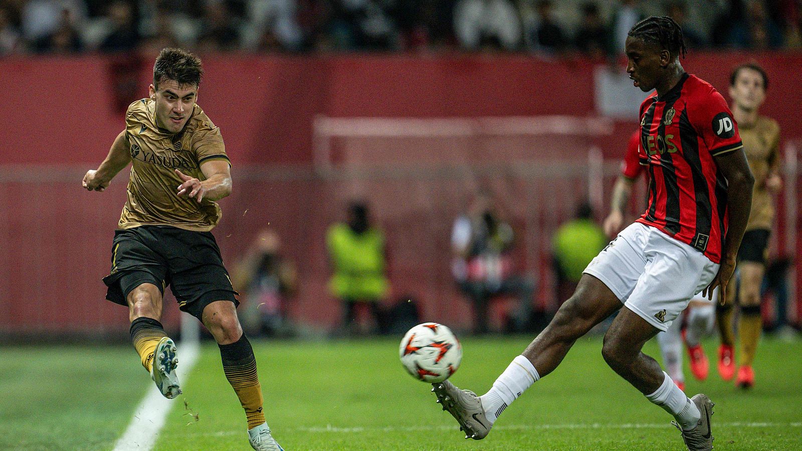 La Real Sociedad en su partido frente al Niza en Europa League