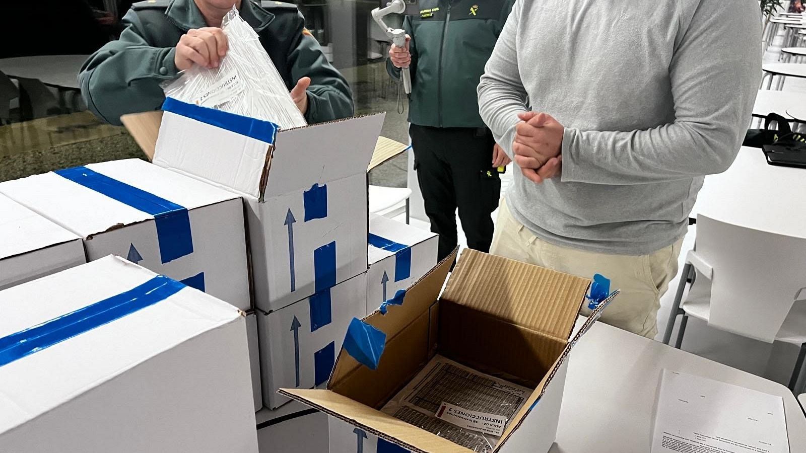 Suspendida la oposición a la Guardia Civil por un error en las cajas de los exámenes