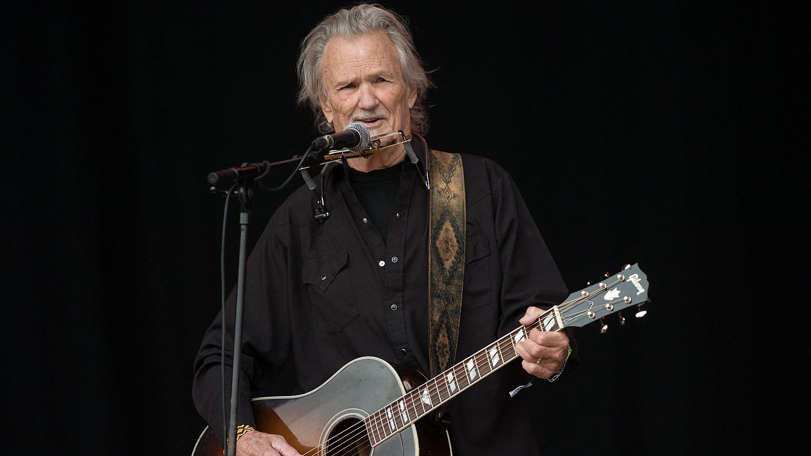 Kris Kristofferson, durante una actuación en Inglaterra en 2017