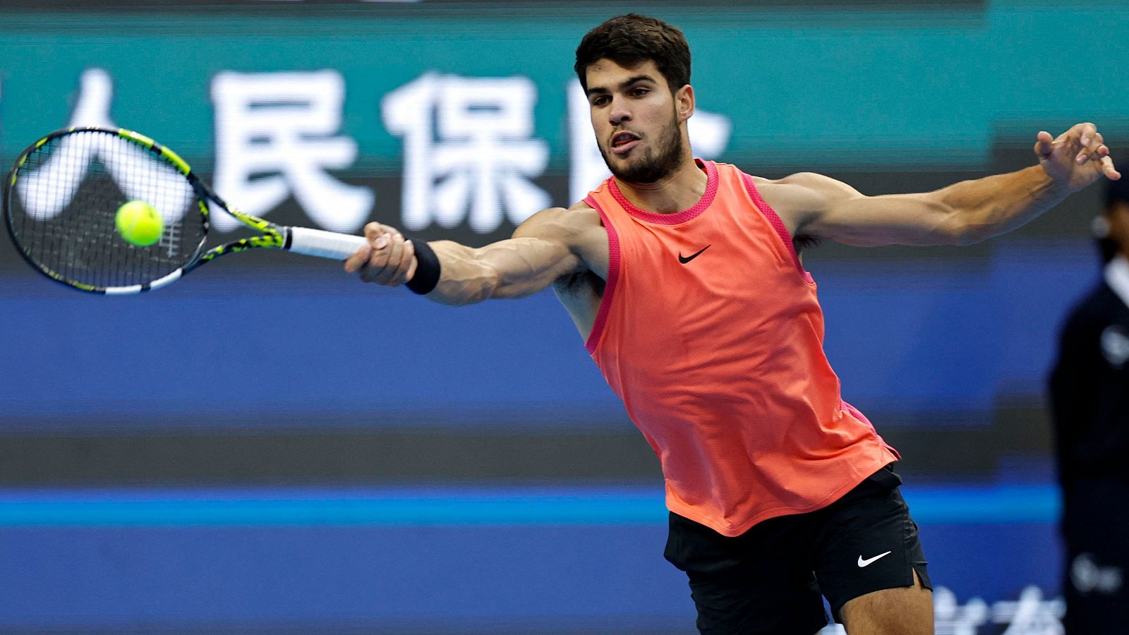 Carlos Alcaraz vence por 6-1 y 6-2 al neerlandés Tallon Griekspoor en la segunda ronda del ATP 500 de Pekín.