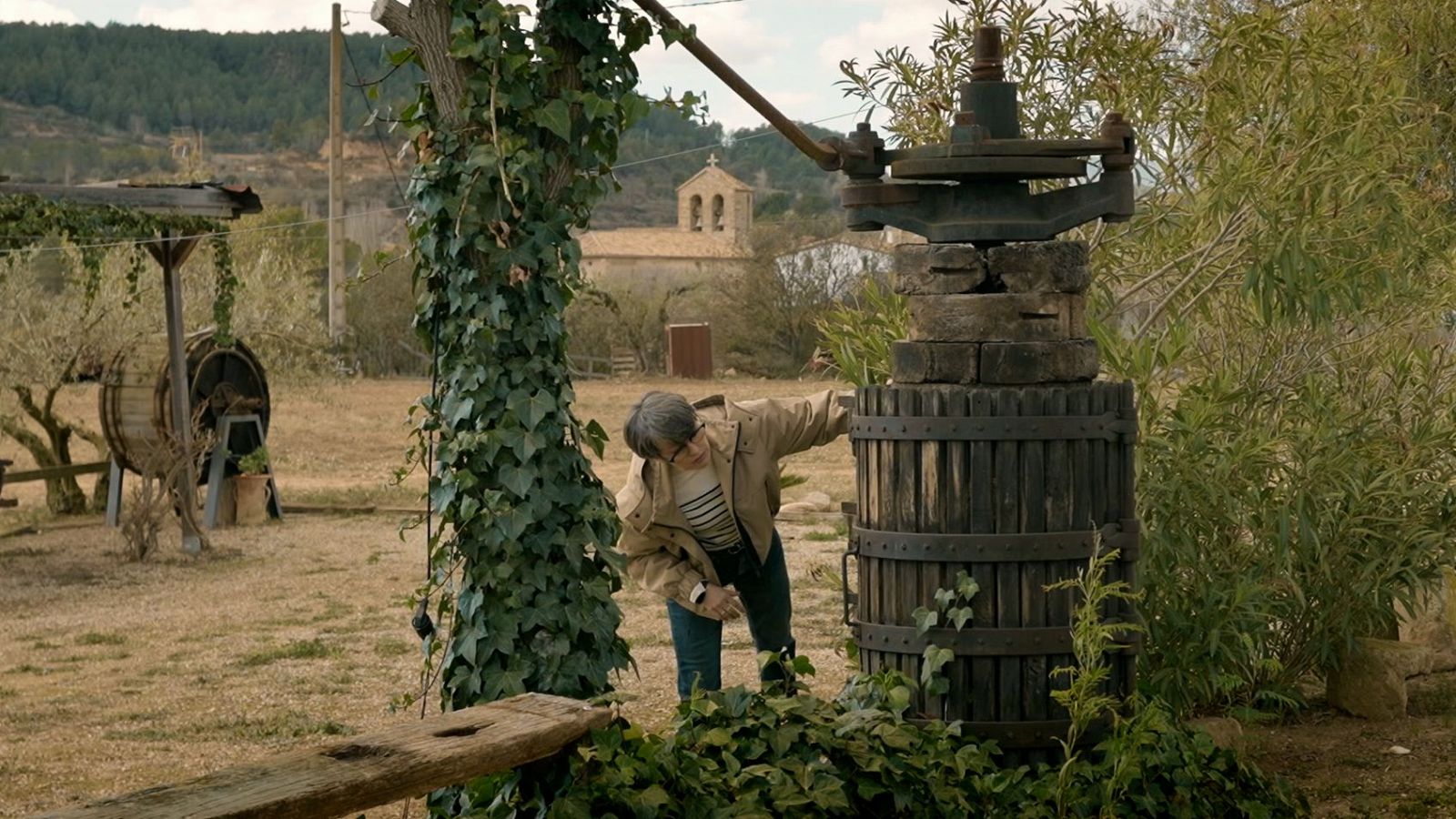 Thais Villas visita un celler de l'Alt Penedès a 'En router'