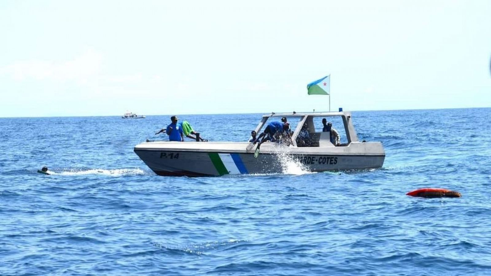 Desaparecen 111 migrantes y mueren 45 en el mar Rojo tras ser forzados a saltar al agua por traficantes