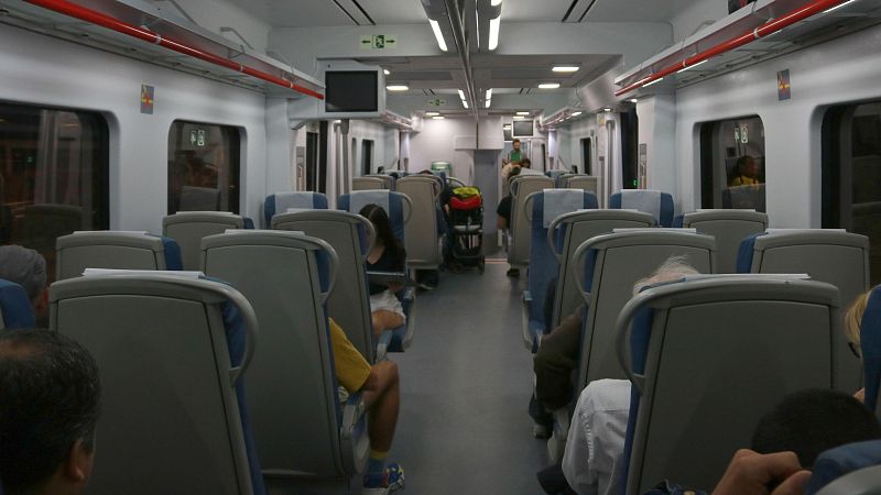 Menys usuaris a l'R14 i l'R15 en la tercera jornada del pla alternatiu de transport.