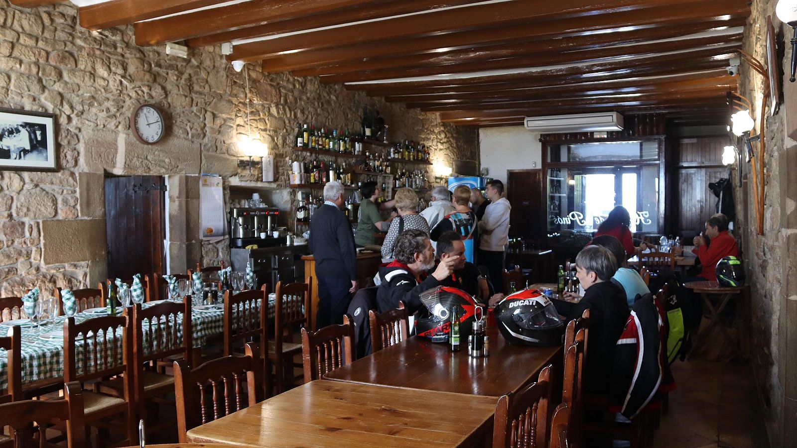 Interior de l'Hostal de Pinós als Solsonès