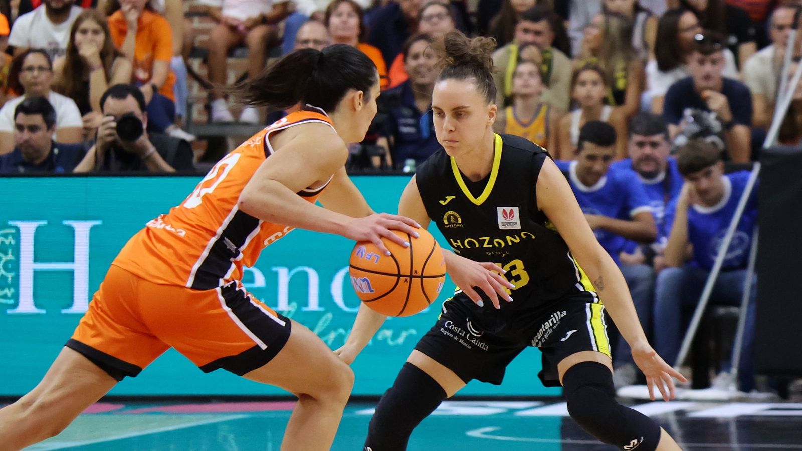 Valencia y Jairis en la Supercopa Femenina Endesa de baloncesto