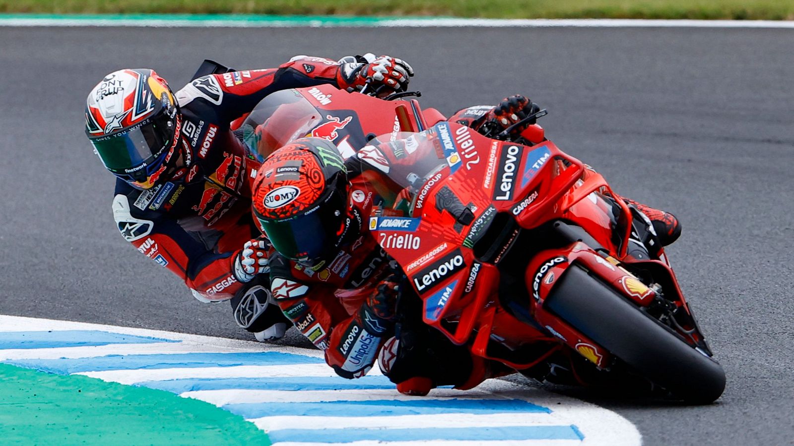 Pedro Acosta sufre una caída y Bagnaia gana al sprint