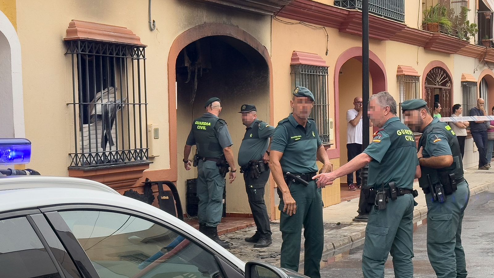 Mueren cuatro personas de una misma familia en un incendio en Guillena, Sevilla.