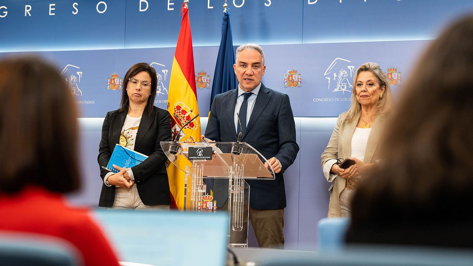 El vicesecretario de Coordinación Autonómica y Local del PP, Elías Bendodo (c), en una foto de archivo