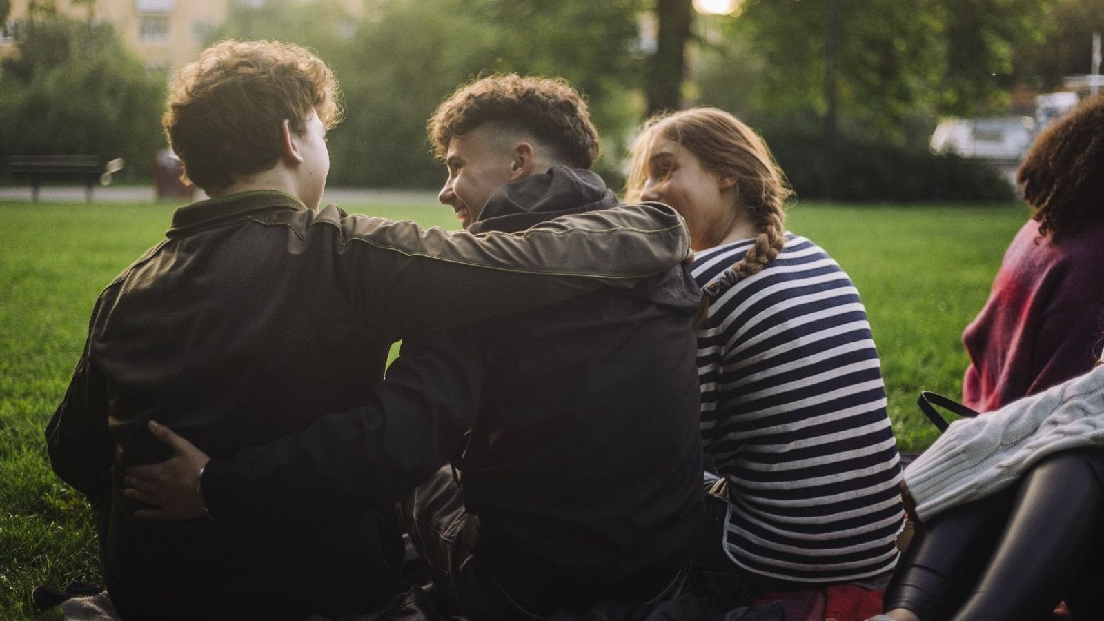 Salud mental y generaciones jóvenes: la necesidad de establecer límites en un mundo "hiperconectado"