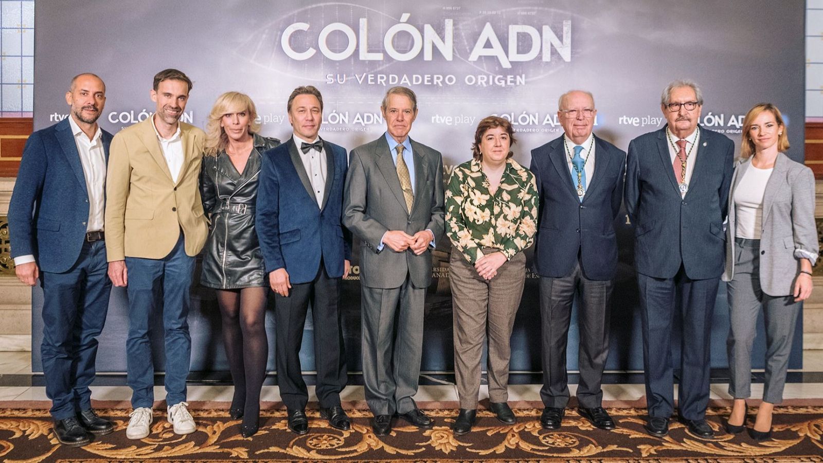 Los participantes en la presentación del documental  'Colón ADN'