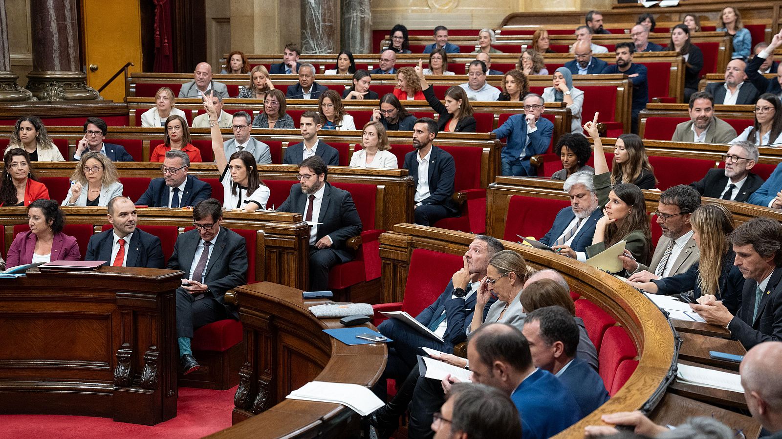 Vista general durante una votación en un debate de Política General en el Parlament de Cataluña