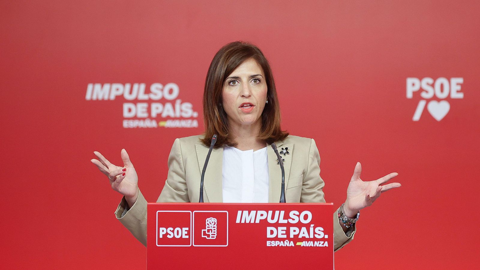 La portavoz del PSOE, Esther Peña, este lunes durante la rueda de prensa en la sede del PSOE en Madrid