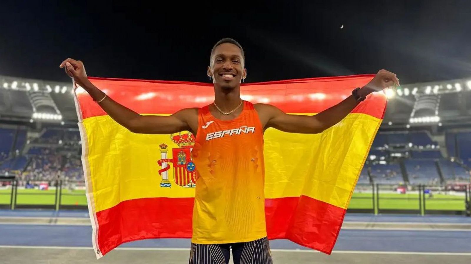 Jordan Díaz, celebrando su oro olímpico en París 2024