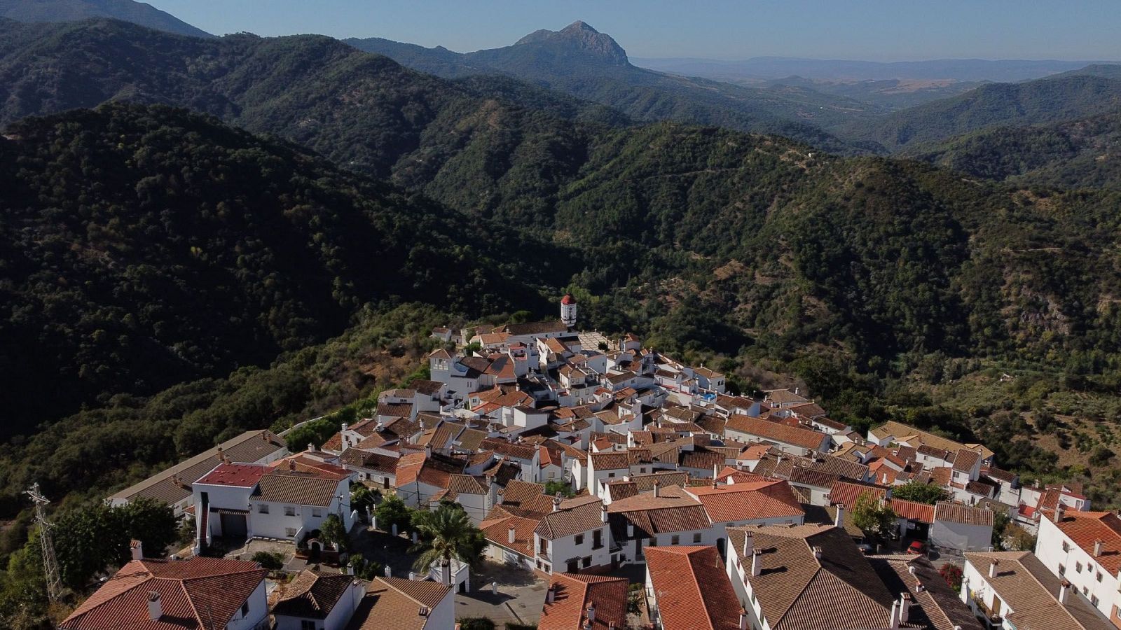 Metrópolis visita Genalguacil, pueblo malagueño pionero del arte en el medio rural