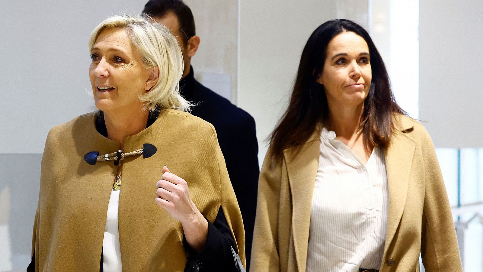 Le Pen se defiende en el juicio por malversación tras pagar algunos asistentes con dinero del Parlamento Europeo