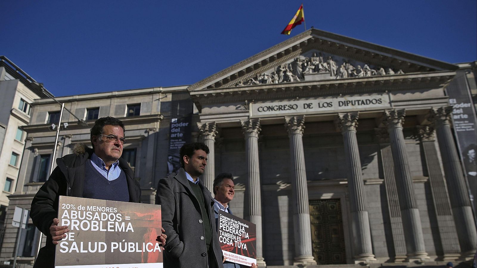 Víctimas de abusos sexuales se concentran en el Congreso en una imagen de archivo para exigir la reforma del Código Penal