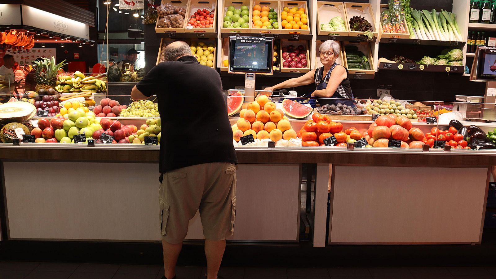 Una de les parades del Mercat Central de Tarragona  (ACN | Neus Bertola)