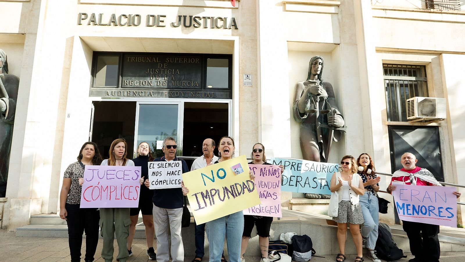 La Audiencia ordena el ingreso inmediato en prisión  de 3 condenados por favorecer la prostitución de 11 menores